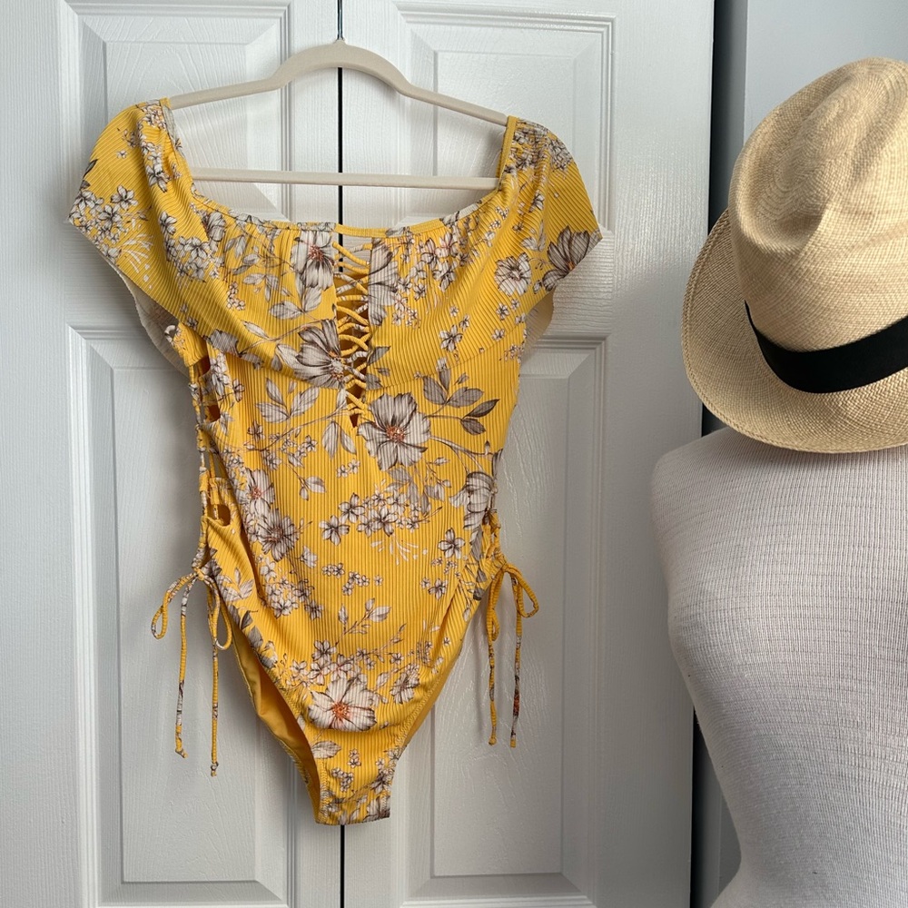 🌸NEW COASTAL WAVES ONE PIECE SWIMSUIT SIZE 1X🌸